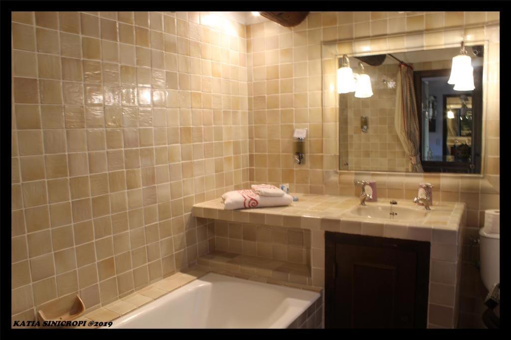 Domaine Des Tilleuls D'Or Saint-Cezaire-sur-Siagne Room photo